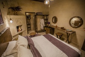 Maks Cave House