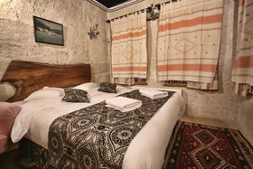 Nar Cave House