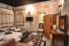 Nar Cave House