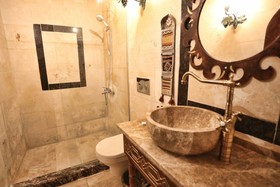 Nar Cave House