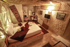 Nar Cave House