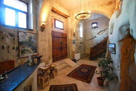 Nar Cave House