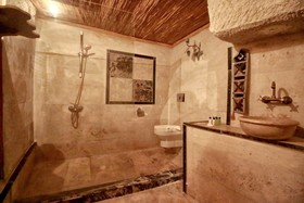 Nar Cave House