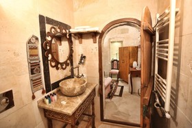 Nar Cave House