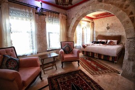 Nar Cave House