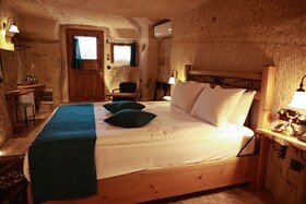 Peruna Cave Hotel