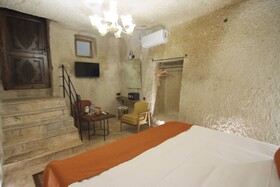 Peruna Cave Hotel