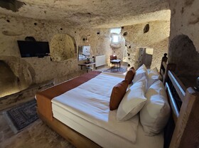 Peruna Cave Hotel