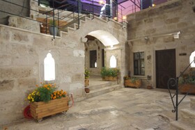 Peruna Cave Hotel