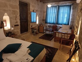 Peruna Cave Hotel