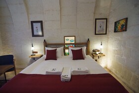 Peruna Cave Hotel