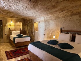 Peruna Cave Hotel
