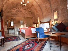 Peruna Cave Hotel