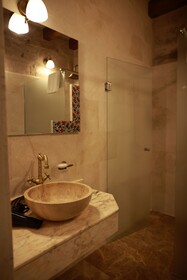 Peruna Cave Hotel