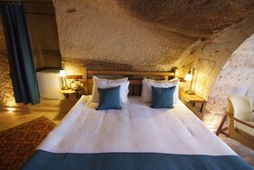 Peruna Cave Hotel