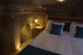 Peruna Cave Hotel