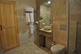Salkim Cave House