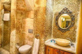 Salkim Cave House
