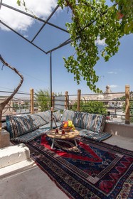 Seven Stone Hotel