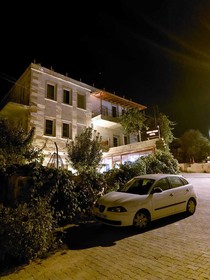 Seven Stone Hotel