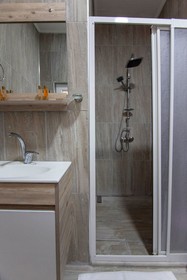 Seven Stone Hotel