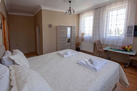 Seven Stone Hotel