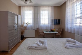 Seven Stone Hotel