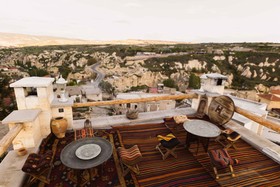 Solo Cave Suites