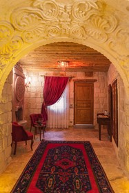 Solo Cave Suites