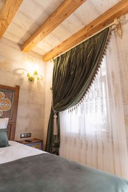 Solo Cave Suites