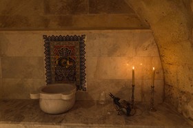 Solo Cave Suites
