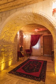 Solo Cave Suites