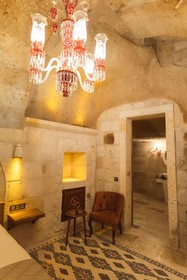 Solo Cave Suites