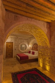 Solo Cave Suites