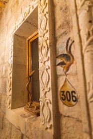 Solo Cave Suites