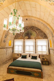 Solo Cave Suites