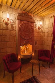 Solo Cave Suites