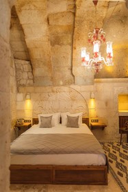 Solo Cave Suites