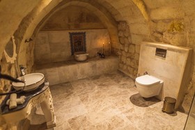 Solo Cave Suites