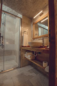Vasil Cave Hotel