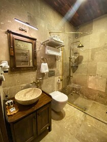 Yohannes Suites