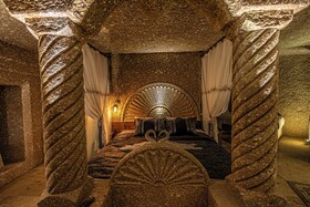 Zümrüt Anka Cave