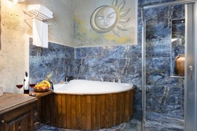 Cappa Via Cave Hotel