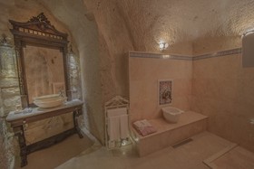 Elika Cave Suites Hotel & SPA