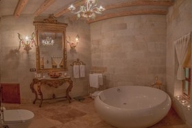 Elika Cave Suites Hotel & SPA