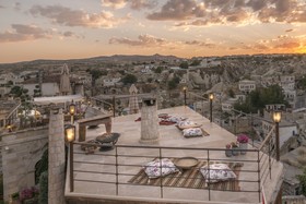 Elika Cave Suites Hotel & SPA