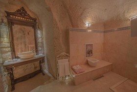 Elika Cave Suites Hotel & SPA