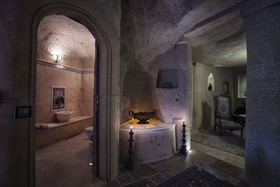 Elika Cave Suites Hotel & SPA