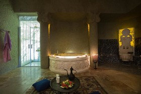 Elika Cave Suites Hotel & SPA