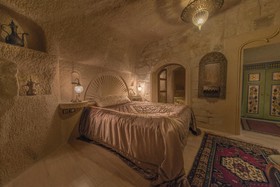 Elika Cave Suites Hotel & SPA